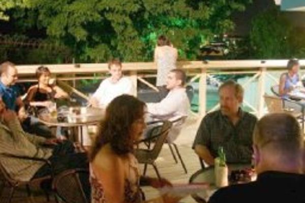 Tradewinds Hotel (San Fernando)